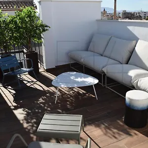 apartamento-con-terraza-centro-malaga-29012.hotelsinnerja.org/